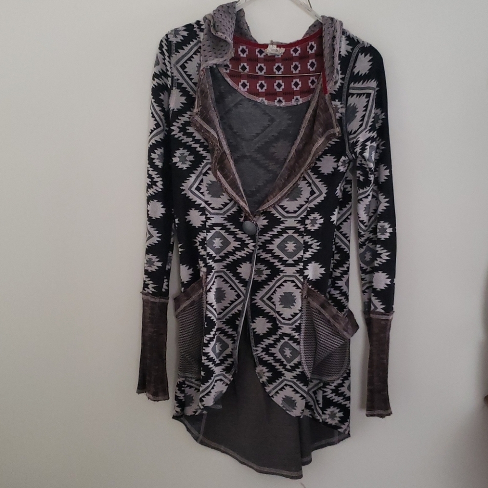 Aztec cardigan with pockets and hood
